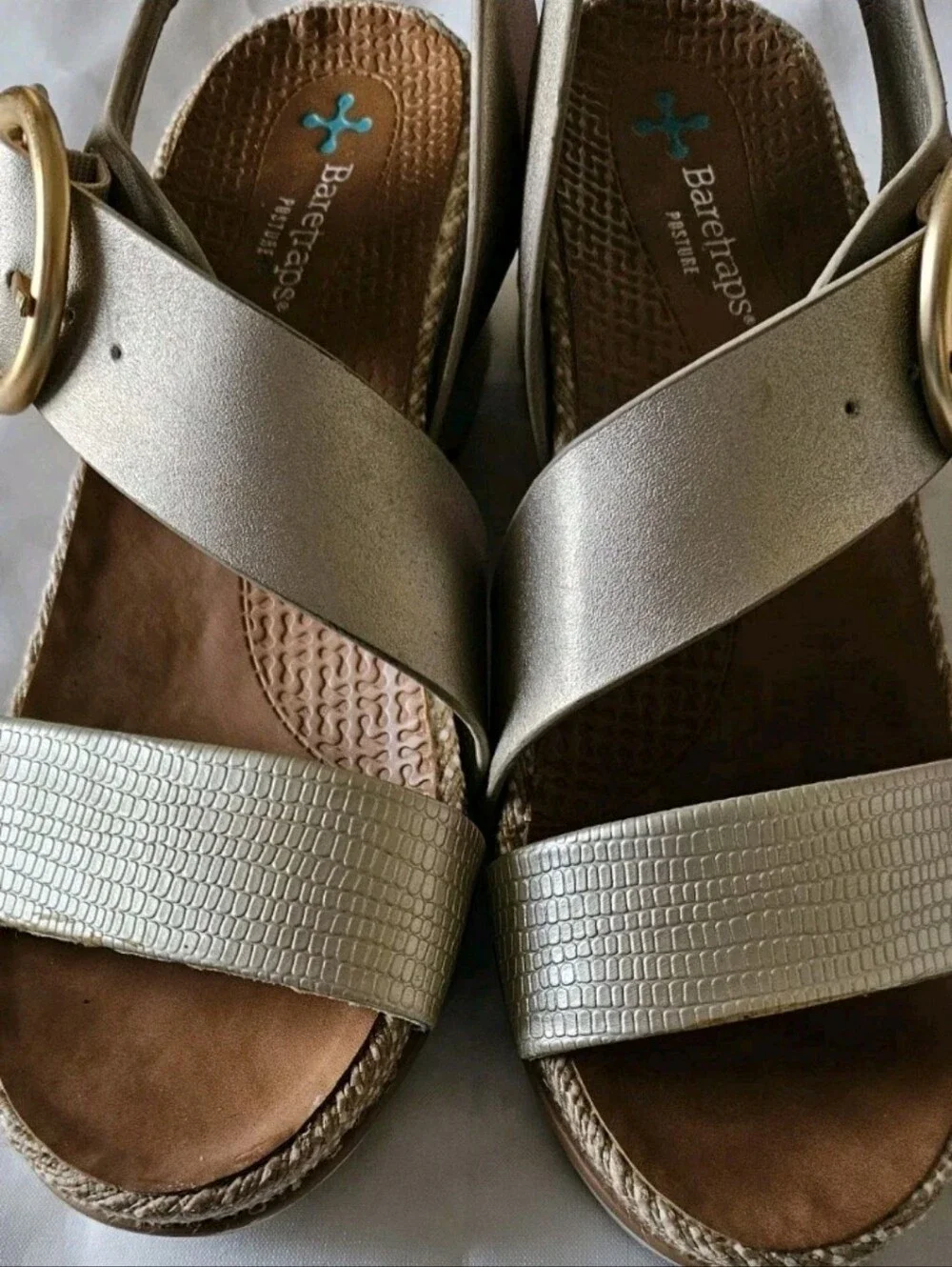 Baretraps Size 6.5 Wedge Sandals Shoes Gold Posture